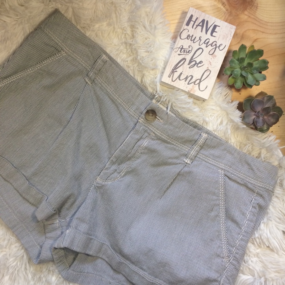American Eagle Navy & White Rolled Hem Shorts